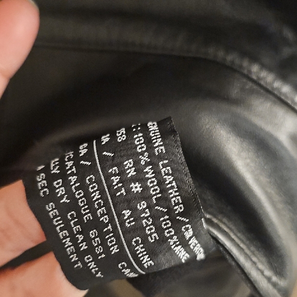 Danier Men's VINTAGE Black Leather Coat - Picture 4 of 7